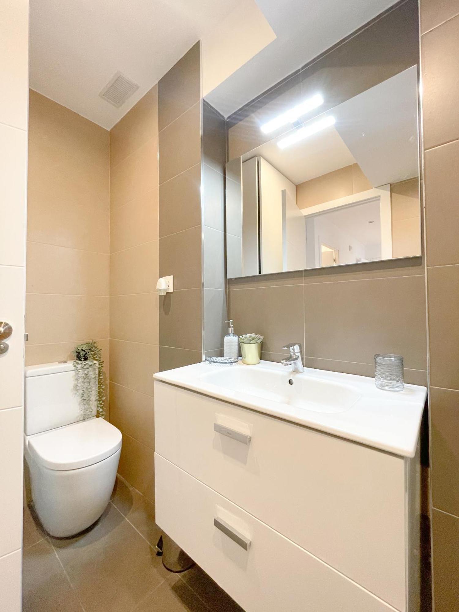 Moderno Apartamento Plz De La Merced มาลากา ภายนอก รูปภาพ